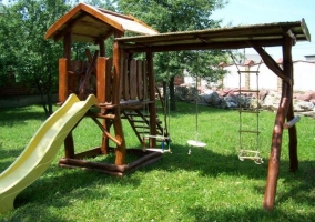 Уличная детская горка