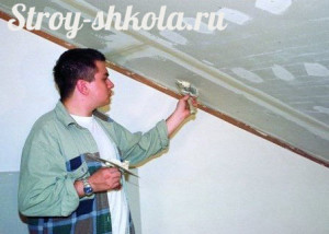 Процесс нанесения латексной шпаклевки