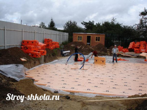 Процесс укладки плит утеплителя
