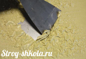 Удаление краски с помощью шпателя