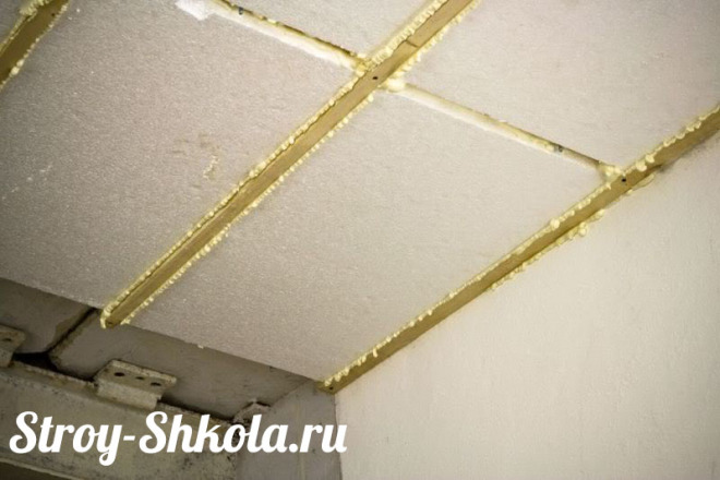 Утепление потолка гаража с помощью пенопласта