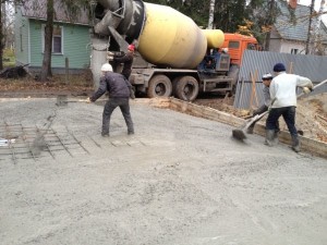 Заливку фундамента бетоном лучше производить за 1 раз