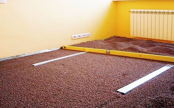 Засыпка выравнивающей стяжки